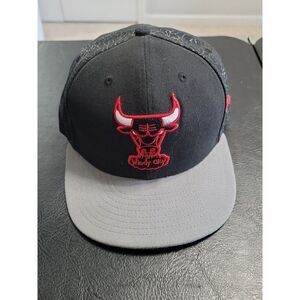New Era,‎ Chicago Bulls Snapback Baseball Cap size Medium-Large